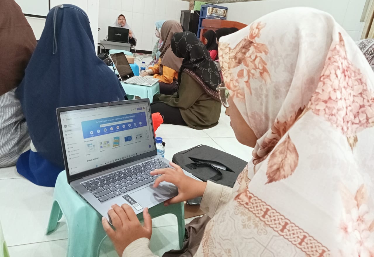 Workshop Pelatihan Canva Tingkat Dasar yang diadakan oleh Tim INFOKOM LDII Surabaya pada Sabtu (18/2) di Aula Masjid Miftakhul Jannah, Karang Empat.