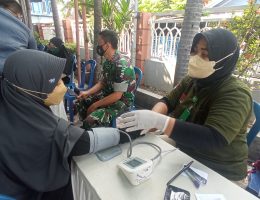 Pelaksanaan Vaksin Booster atau Vaksin Dosis Ketiga yang diadakan pada Minggu (10/4) di Halaman Masjid LDII Baiturrahman, Sidonipah.
